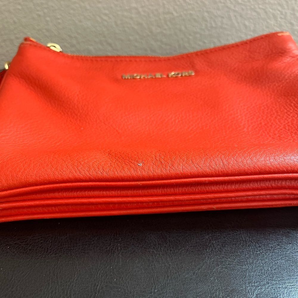 Miches Kors Crossbody Orange Red Zipper Three Compartments Bag Purse Gold​​​ - Picture 4 of 11
